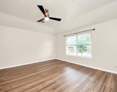 5114 Santrey Drive - Photo Thumbnail 13