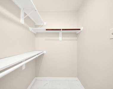 5114 Santrey Drive - Photo Thumbnail 19