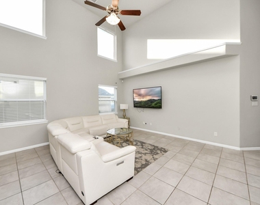 6302 Prince Place Drive - Photo Thumbnail 4