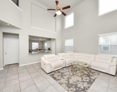 6302 Prince Place Drive - Photo Thumbnail 3