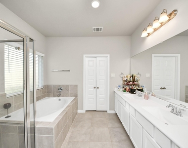 6302 Prince Place Drive - Photo Thumbnail 24