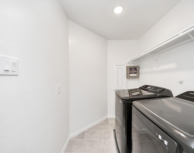 6302 Prince Place Drive - Photo Thumbnail 34
