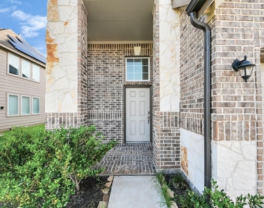6302 Prince Place Drive - Photo Thumbnail 1