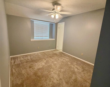 12603 Drumwood Lane - Photo Thumbnail 15