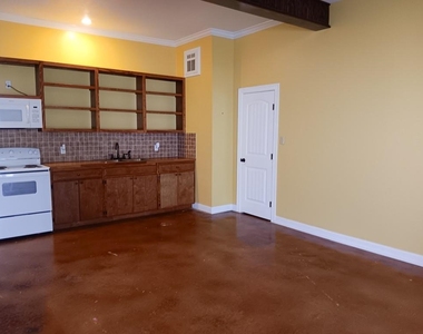 9500 Mayfield Avenue - Photo Thumbnail 4