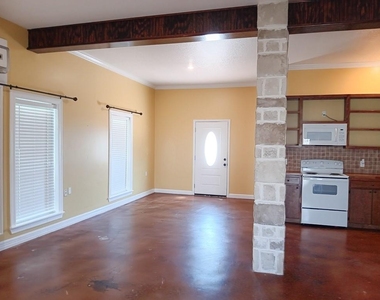 9500 Mayfield Avenue - Photo Thumbnail 9