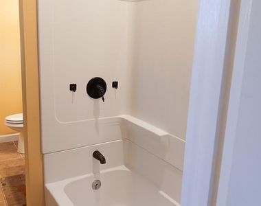 9500 Mayfield Avenue - Photo Thumbnail 13