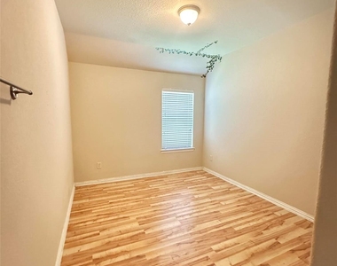 11931 Green Colling Park Drive - Photo Thumbnail 13