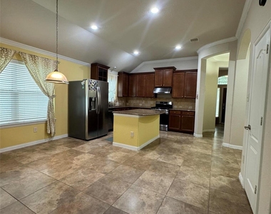 11931 Green Colling Park Drive - Photo Thumbnail 3