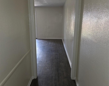6624 W Fuqua Drive - Photo Thumbnail 5