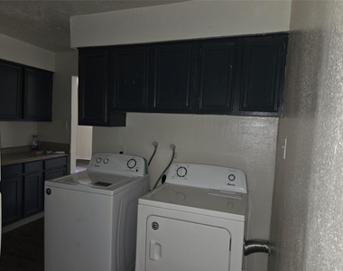 6624 W Fuqua Drive - Photo Thumbnail 1