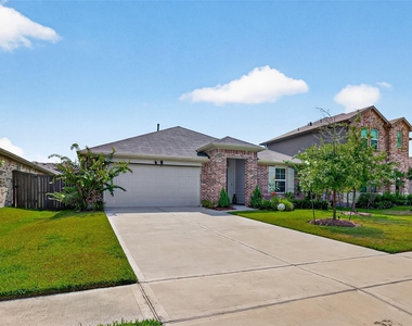 14319 Rain Drive - Photo Thumbnail 3