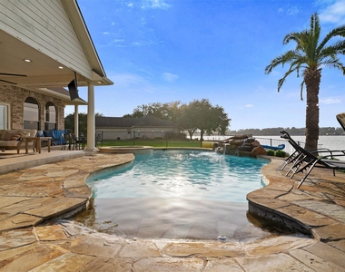 14030 Shoreline Drive - Photo Thumbnail 27