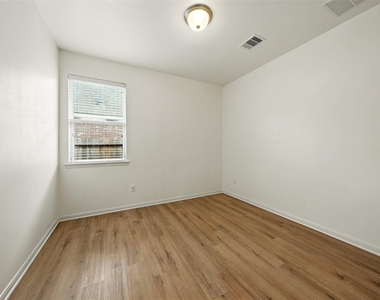 9219 Gilbert Hollow Drive - Photo Thumbnail 30
