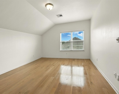 9219 Gilbert Hollow Drive - Photo Thumbnail 38