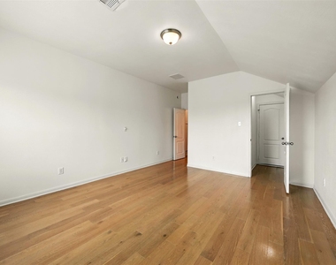9219 Gilbert Hollow Drive - Photo Thumbnail 37
