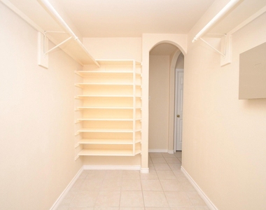10430 Sanibel Falls Court - Photo Thumbnail 33