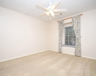 10430 Sanibel Falls Court - Photo Thumbnail 24
