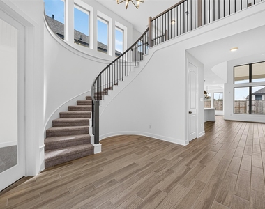 2803 Sweet Honey Lane - Photo Thumbnail 4