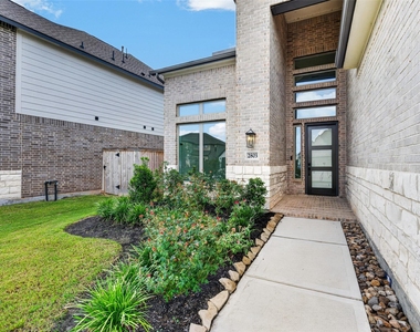 2803 Sweet Honey Lane - Photo Thumbnail 2