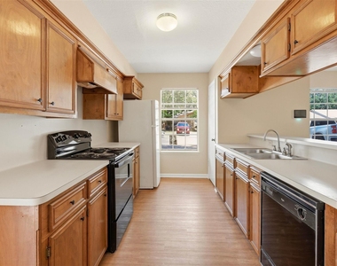 1712 Hazelwood Street - Photo Thumbnail 8