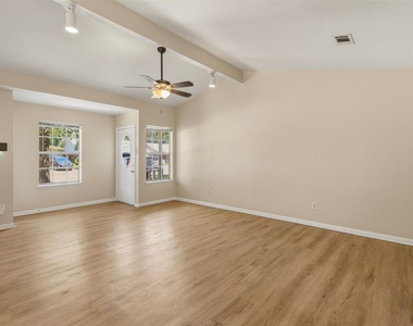 1712 Hazelwood Street - Photo Thumbnail 5
