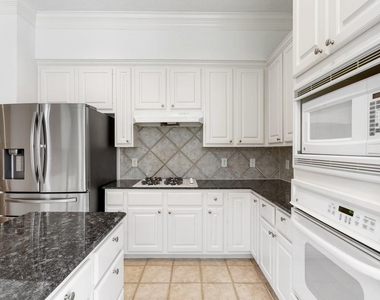 5913 Dolores Street - Photo Thumbnail 14