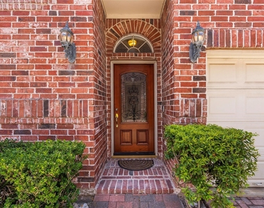 5913 Dolores Street - Photo Thumbnail 8