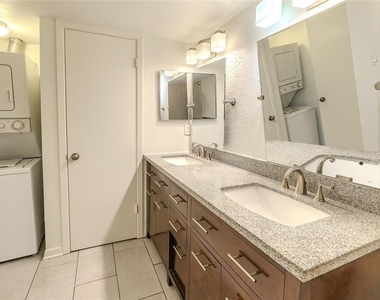 7575 Katy Freeway - Photo Thumbnail 12