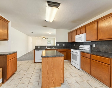22031 Silverfield Park Lane - Photo Thumbnail 7