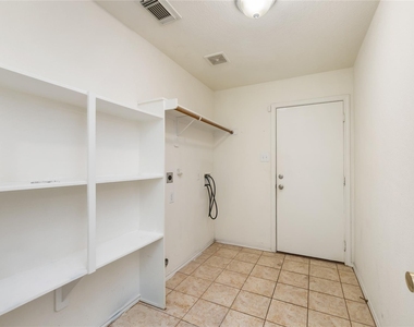 22031 Silverfield Park Lane - Photo Thumbnail 16
