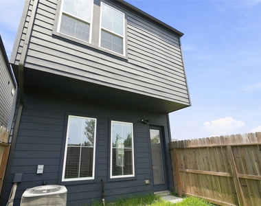 2908 Stevens Street - Photo Thumbnail 14
