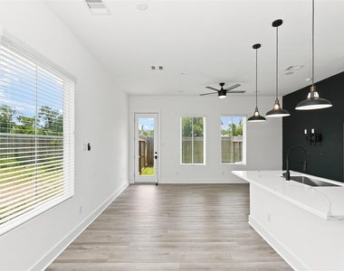 2908 Stevens Street - Photo Thumbnail 2
