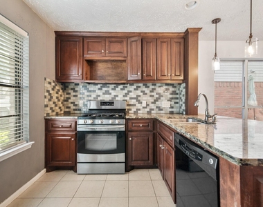 2012 Sandy Knoll Drive - Photo Thumbnail 4