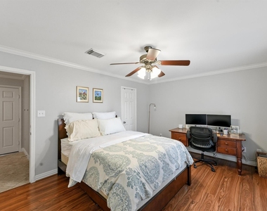 1245 W 17th Street - Photo Thumbnail 11