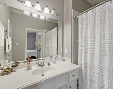 1245 W 17th Street - Photo Thumbnail 10