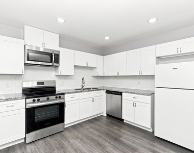 8216 Richland Drive - Photo Thumbnail 4