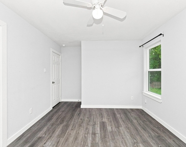 8216 Richland Drive - Photo Thumbnail 9