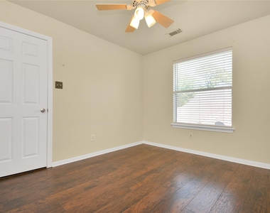 4123 Valedon Lane - Photo Thumbnail 27