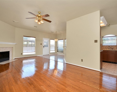 4123 Valedon Lane - Photo Thumbnail 6