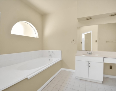 4123 Valedon Lane - Photo Thumbnail 19