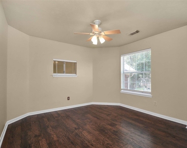 4123 Valedon Lane - Photo Thumbnail 32
