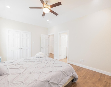 4129 Fort Bend Drive - Photo Thumbnail 11