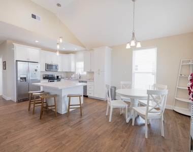 4129 Fort Bend Drive - Photo Thumbnail 3