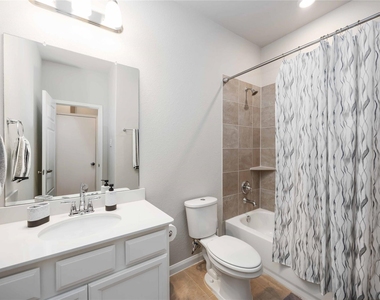 7047 Silverleaf Oak Street - Photo Thumbnail 12