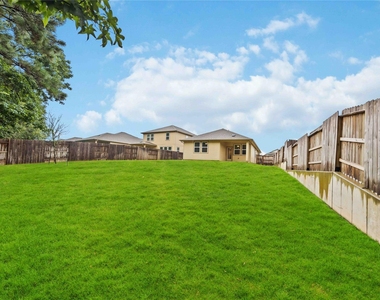 7047 Silverleaf Oak Street - Photo Thumbnail 24