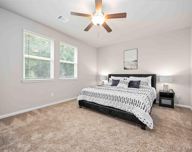 7047 Silverleaf Oak Street - Photo Thumbnail 15
