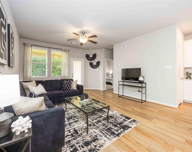 7047 Silverleaf Oak Street - Photo Thumbnail 10