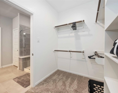 7047 Silverleaf Oak Street - Photo Thumbnail 21