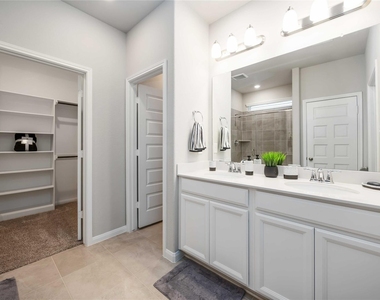 7047 Silverleaf Oak Street - Photo Thumbnail 18